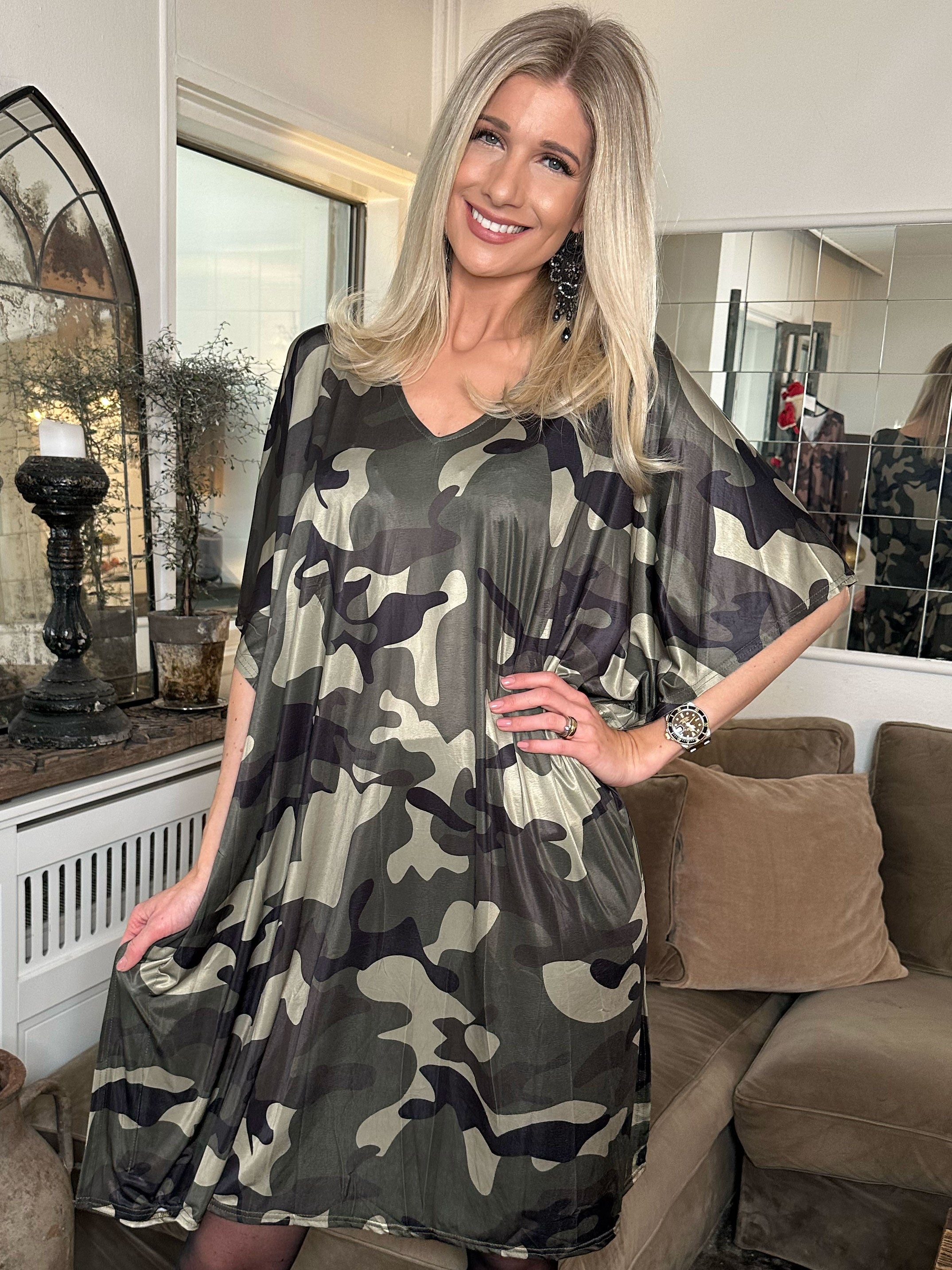 Azmina Camo - Tunikakjole i løs pasform i camouflageprint